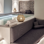 Sir Nikolai hotellin kylpyläosasto on harmooninen