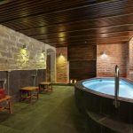 Allas ja jakkaroiita