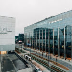 Tallink City hotelli ulkokuvassa Viru-keskuksen vieressä.