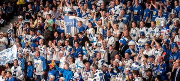 Jääkiekon MM-kisamatka Zürichiin, lentäen Oulusta