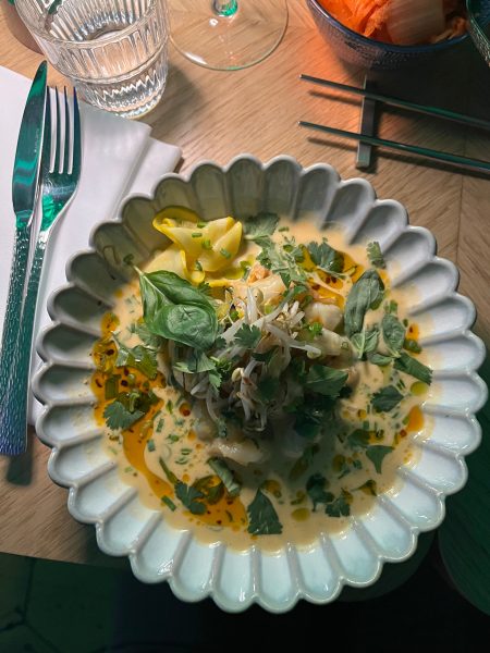 Modernia aasialaista Noblessnerissa 